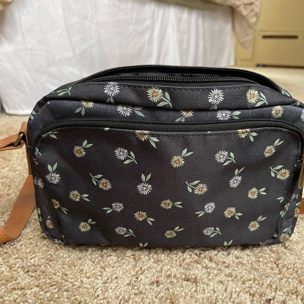 Thirty-One All Zipped Up Crossbody Purse